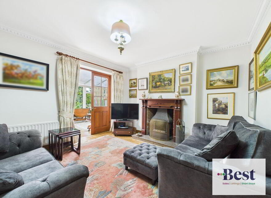 1 Lansdowne Crescent, Larne, BT40 1BW