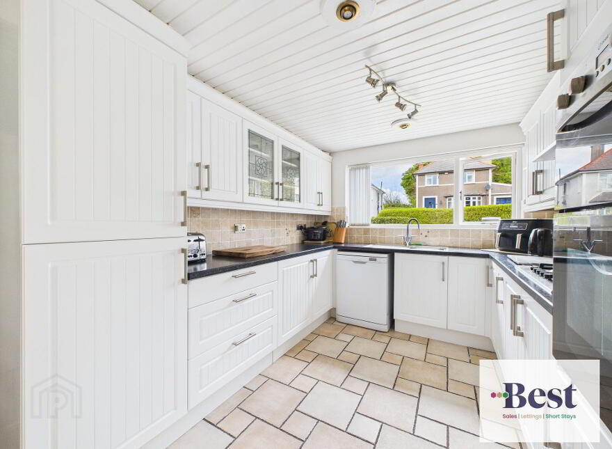 1 Lansdowne Crescent, Larne, BT40 1BW