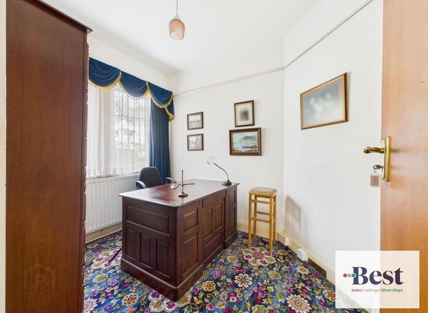1 Lansdowne Crescent, Larne, BT40 1BW