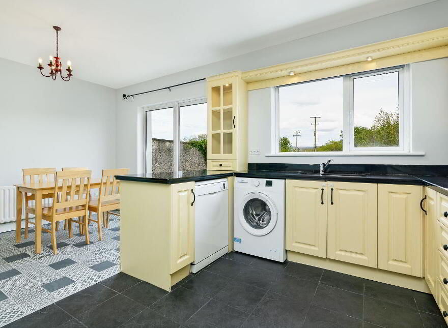 31 Woodville Court, Second Sea Road, Sligo Town
