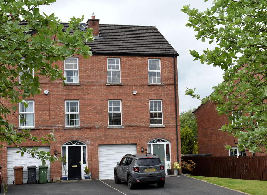 28 Killeaton Place, Dunmurry, Belfast, BT17 9HR photo