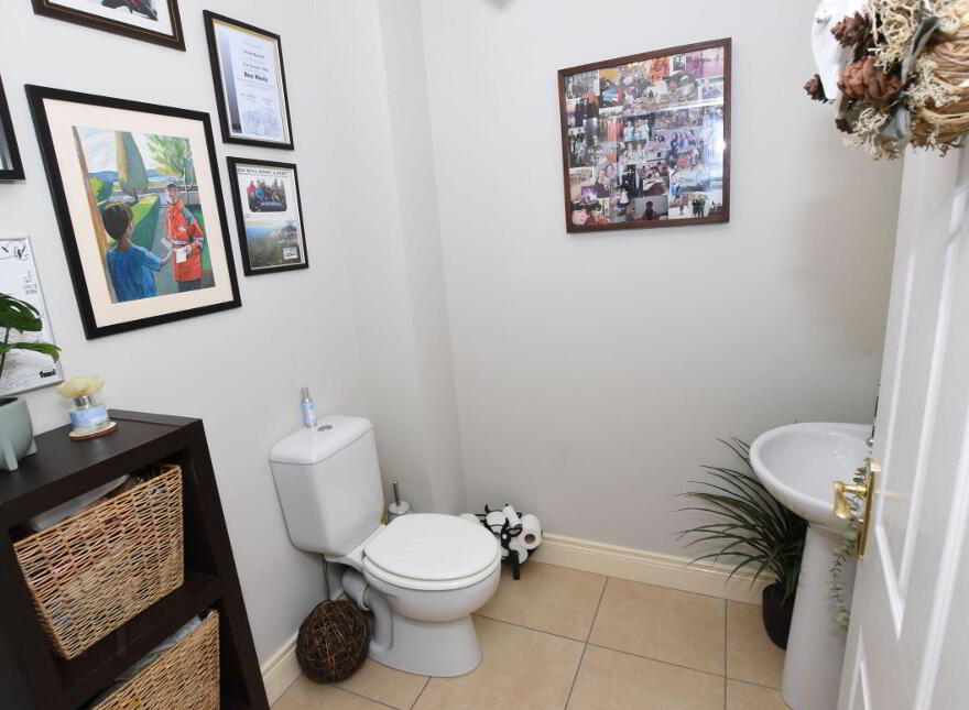 28 Killeaton Place, Dunmurry, Belfast, BT17 9HR