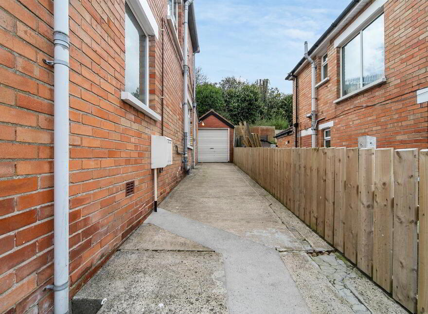 133 Knockbreda Park, Rosetta, Belfast, BT6 0HE