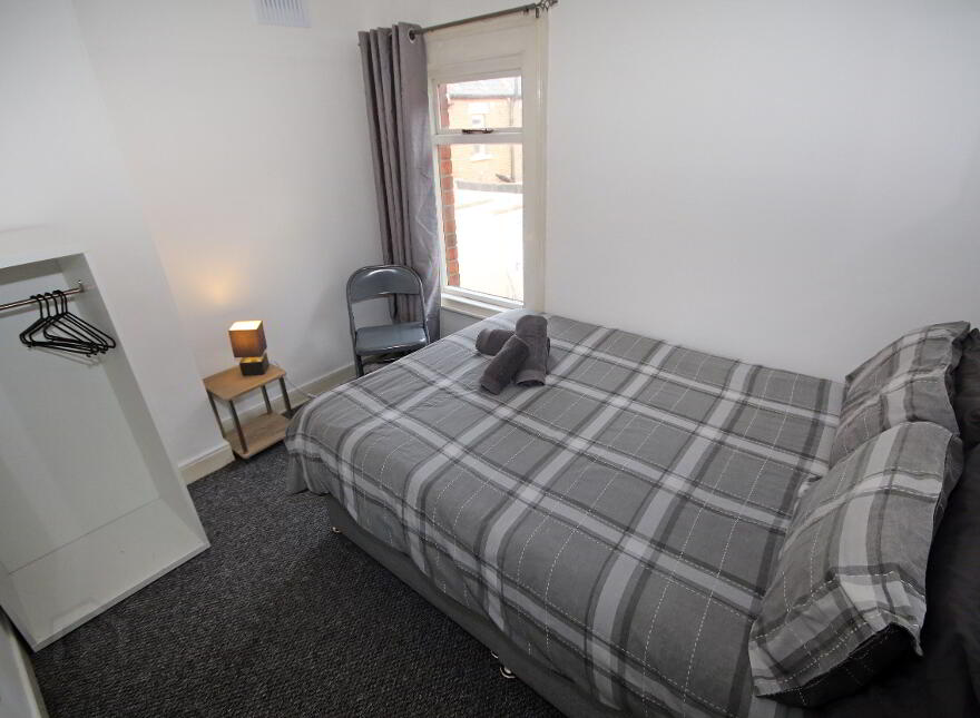 200 Ravenhill Avenue, Belfast, BT6 8LL