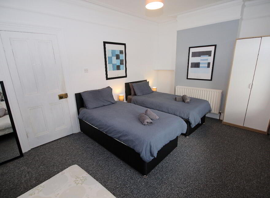 200 Ravenhill Avenue, Belfast, BT6 8LL
