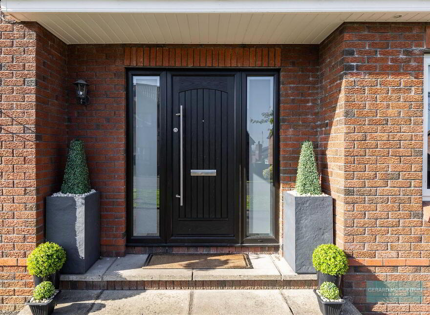 8 Highfields Close, Lisburn, BT28 3GL