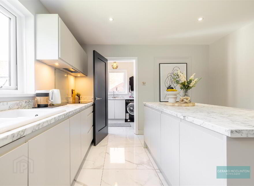 8 Highfields Close, Lisburn, BT28 3GL