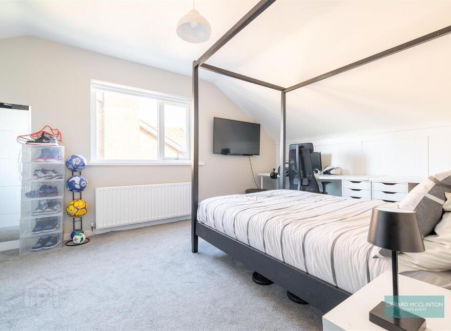 8 Highfields Close, Lisburn, BT28 3GL
