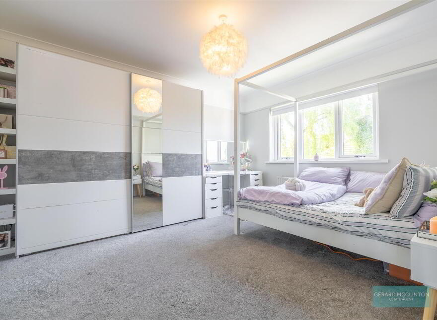 8 Highfields Close, Lisburn, BT28 3GL
