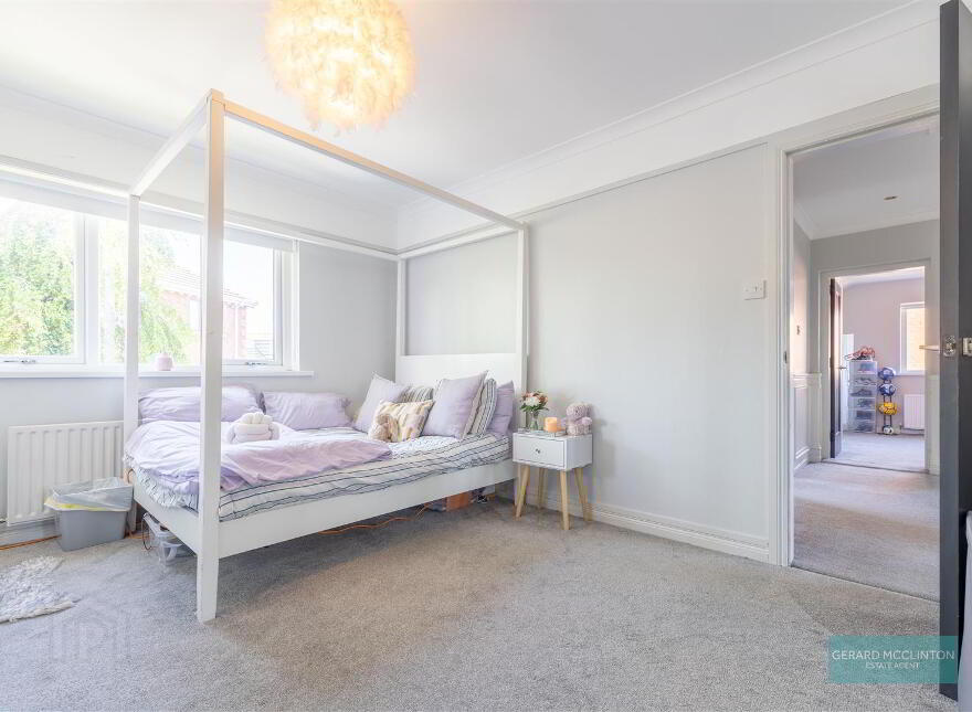 8 Highfields Close, Lisburn, BT28 3GL
