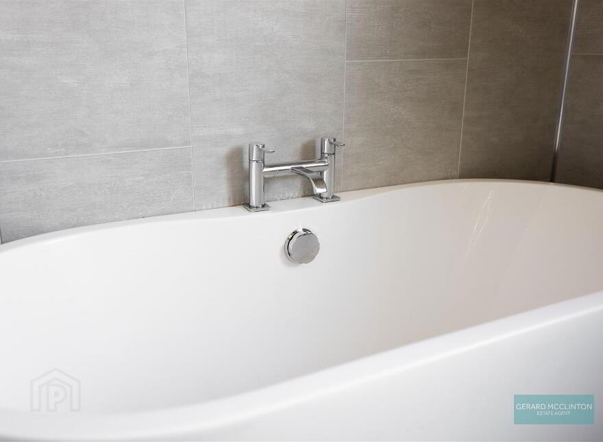 8 Highfields Close, Lisburn, BT28 3GL