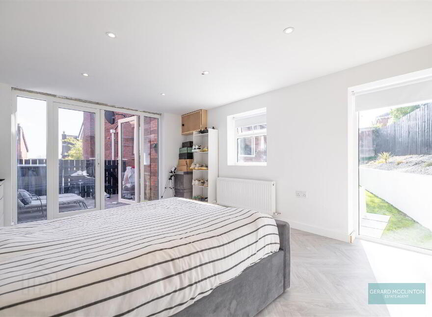 8 Highfields Close, Lisburn, BT28 3GL