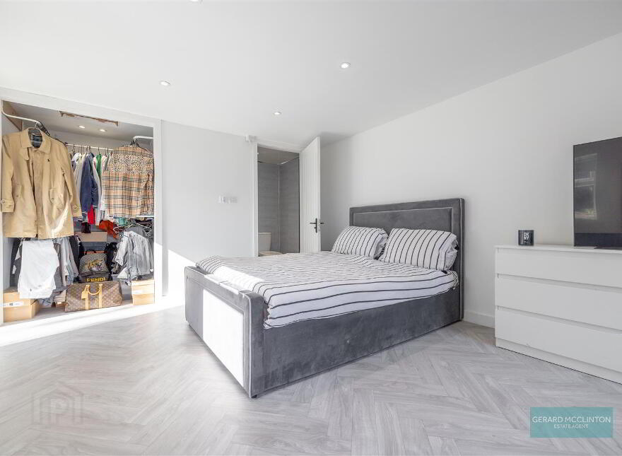 8 Highfields Close, Lisburn, BT28 3GL