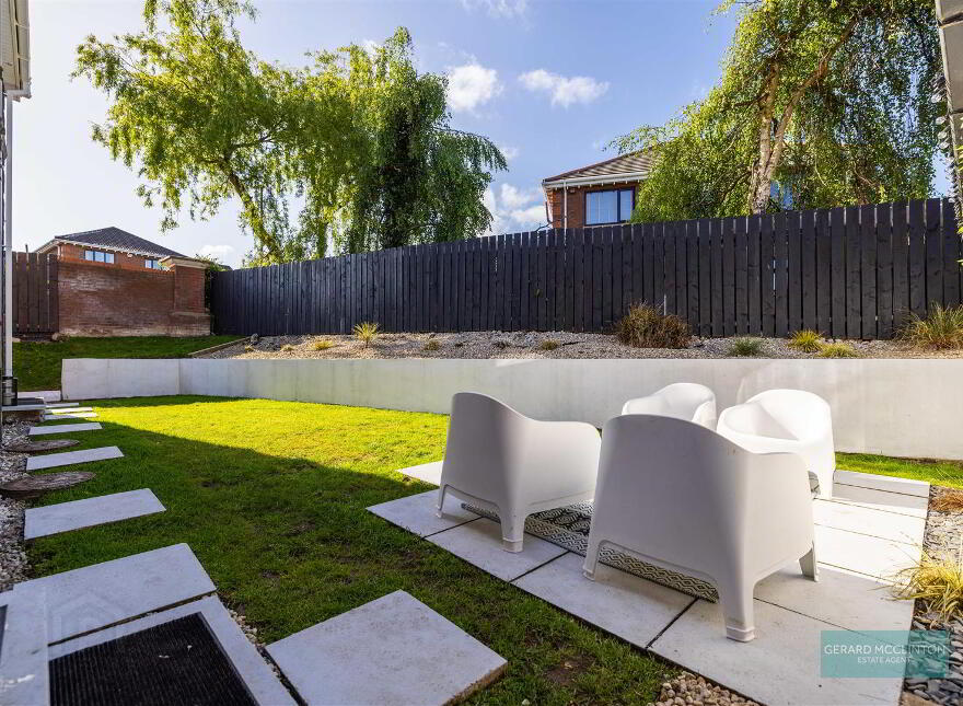 8 Highfields Close, Lisburn, BT28 3GL