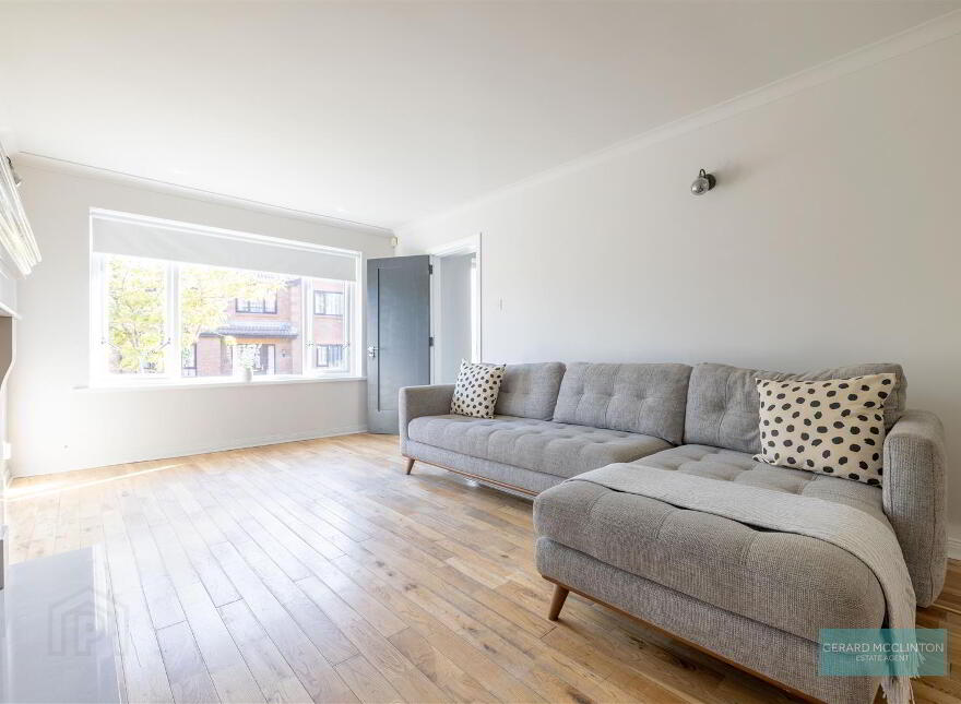 8 Highfields Close, Lisburn, BT28 3GL