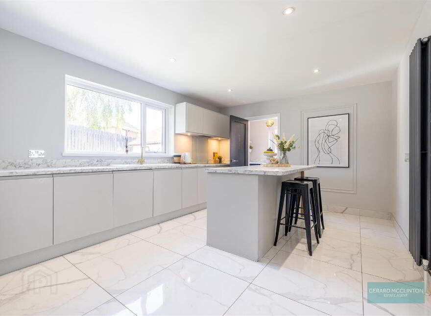 8 Highfields Close, Lisburn, BT28 3GL