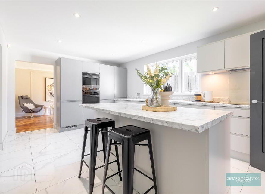 8 Highfields Close, Lisburn, BT28 3GL