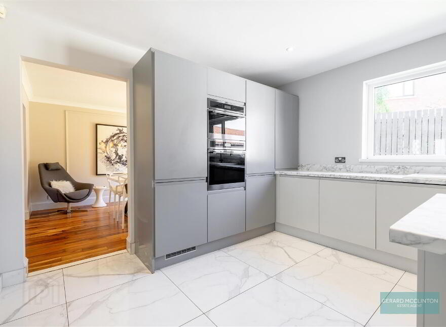 8 Highfields Close, Lisburn, BT28 3GL