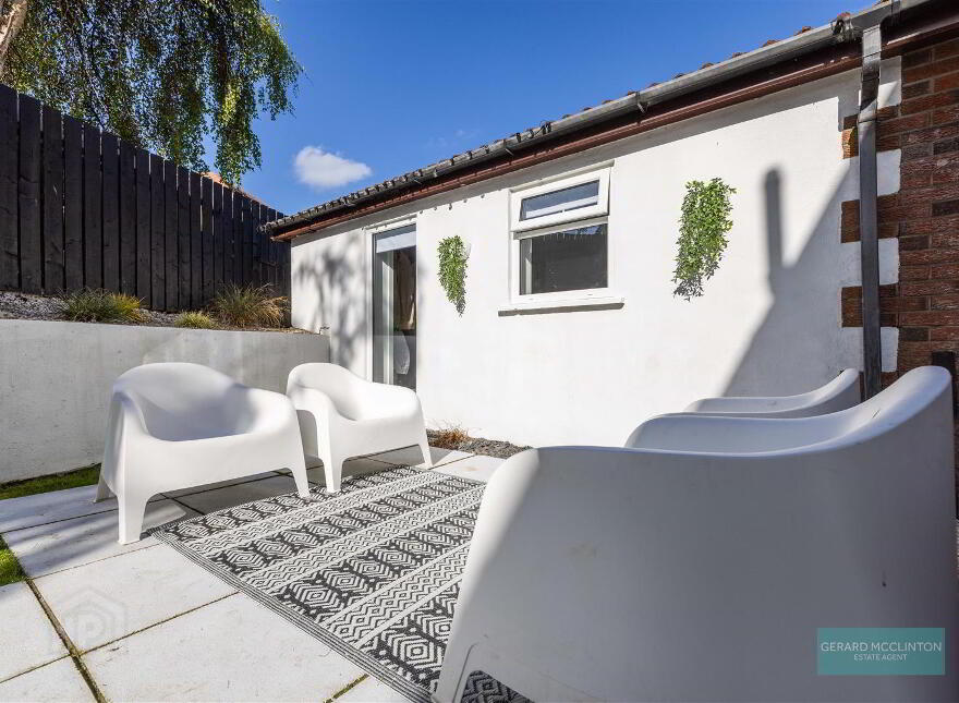 8 Highfields Close, Lisburn, BT28 3GL