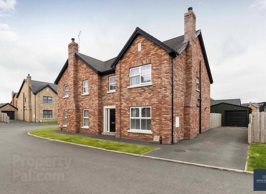 24 The Spires, Portadown, BT62 1FB photo