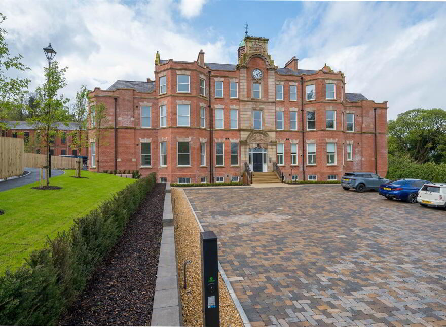 Apt 21 Admin House, At Belvoir Park, Belfast, BT8 8FZ photo