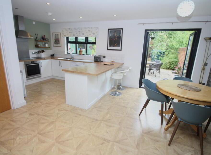 31 Forthill, Ballycarry, Carrickfergus, BT38 9GU