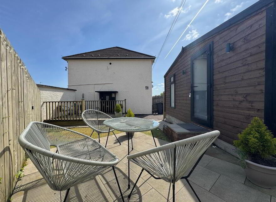 1 Altmore Green, Rathcoole, Newtownabbey, BT37 9AX