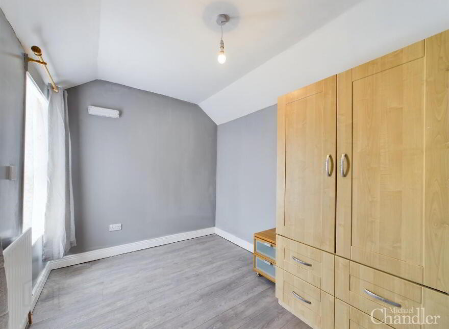 Apt 3, 90 University Avenue, Belfast, BT7 1GY