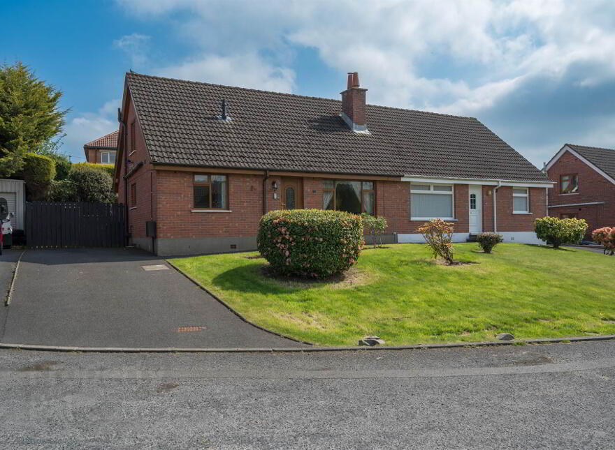 11 Cumberland Close, Dundonald, Belfast, BT16 2AW photo