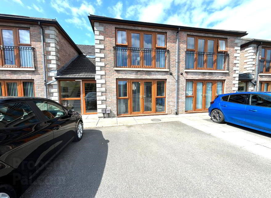 Apt 4 North Square 92 North Road, Carrickfergus, BT38 8LZ photo