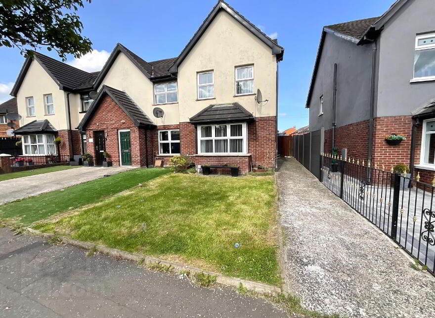 18 Cupar Way, Belfast, BT13 2GZ photo