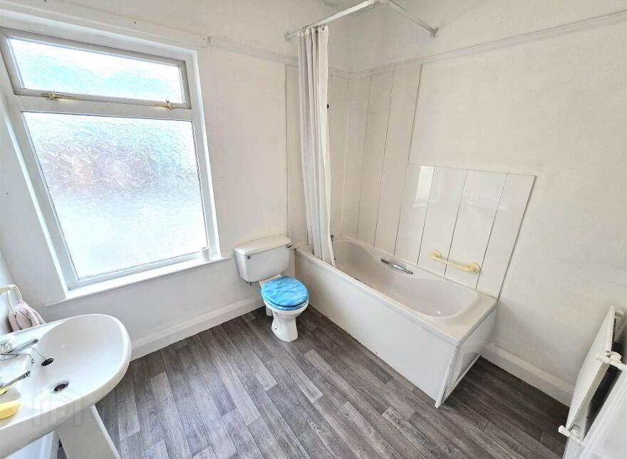 52 Ballinderry Road, Lisburn, BT28 2SA