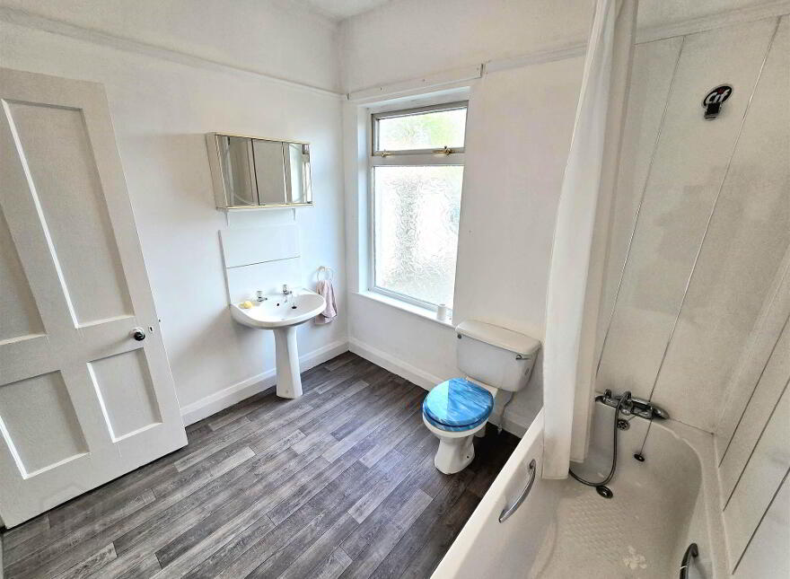 52 Ballinderry Road, Lisburn, BT28 2SA