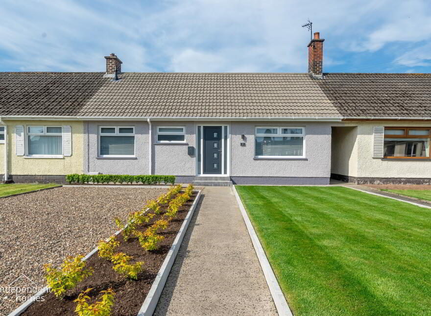 8 Kylemore Gardens, Larne, BT40 2HU photo