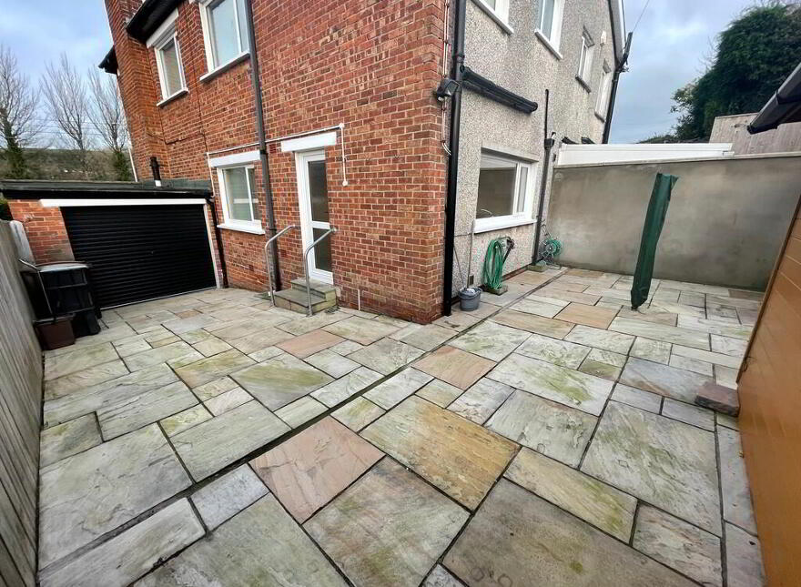 1055 Upper Newtownards Road, Dundonald, Belfast, BT16 2RW