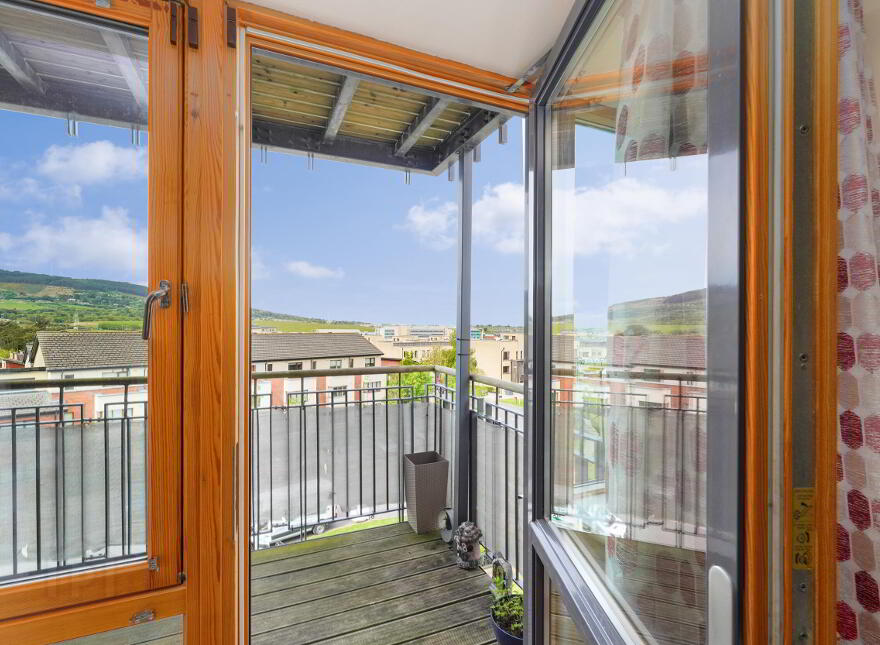 70 The Crescent, Carrickmines Manor, Carrickmines, Dublin, D18WC93