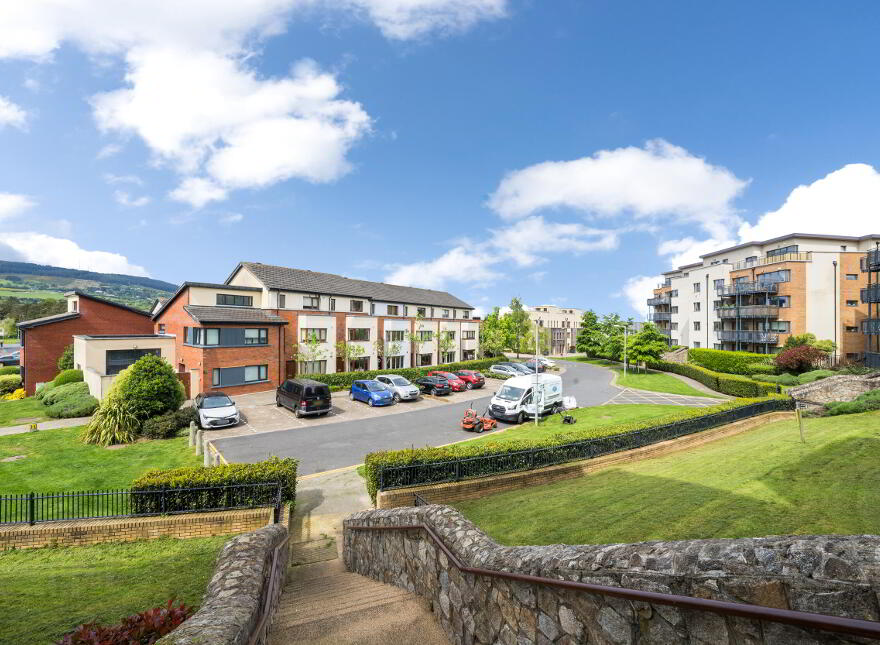 70 The Crescent, Carrickmines Manor, Carrickmines, Dublin, D18WC93