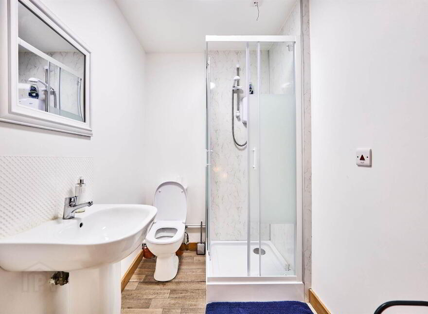 10 Causeway Street, Portrush, BT56 8AB