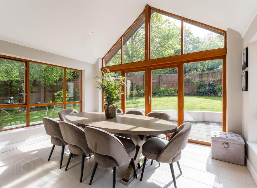 101 Church Road, Holywood, BT18 9BY