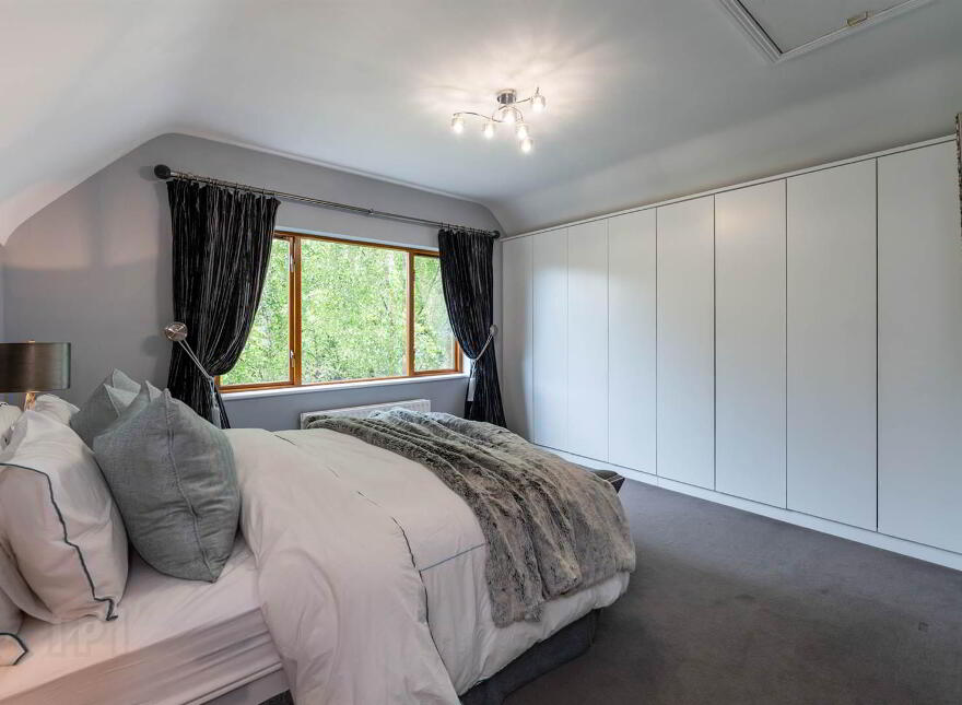 101 Church Road, Holywood, BT18 9BY