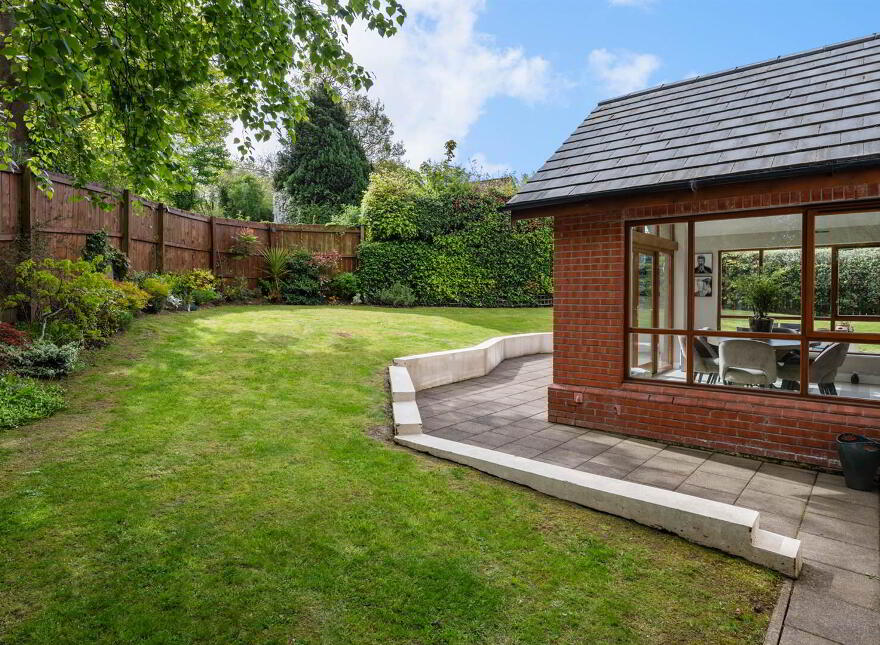 101 Church Road, Holywood, BT18 9BY