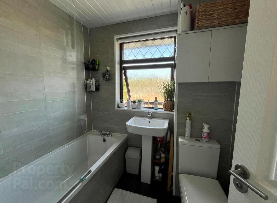 19 Ballyfore Parade, Newtownabbey, BT36 6XF photo