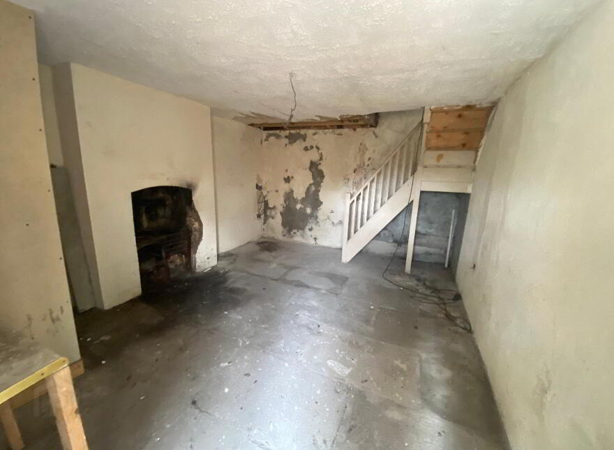5,6, & 7 Sion Row, Dock Road, Ferrybank