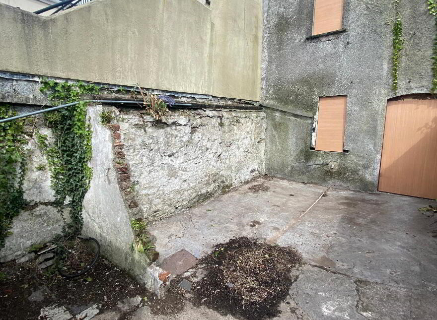 5,6, & 7 Sion Row, Dock Road, Ferrybank