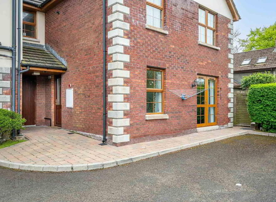 Flat 2, 244 Clandeboye Road, Bangor, BT19 1QB