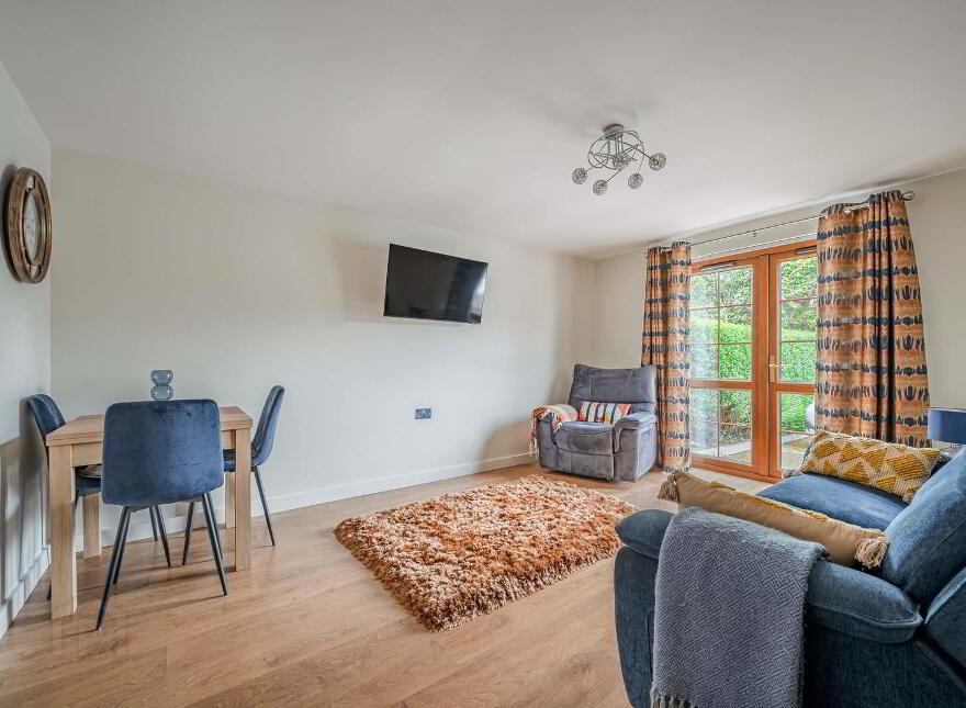 Flat 2, 244 Clandeboye Road, Bangor, BT19 1QB