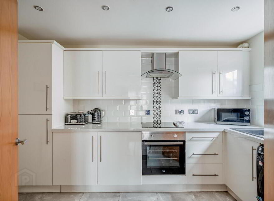 Flat 2, 244 Clandeboye Road, Bangor, BT19 1QB