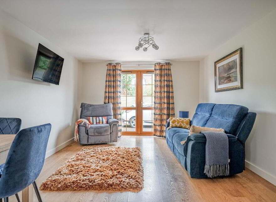 Flat 2, 244 Clandeboye Road, Bangor, BT19 1QB