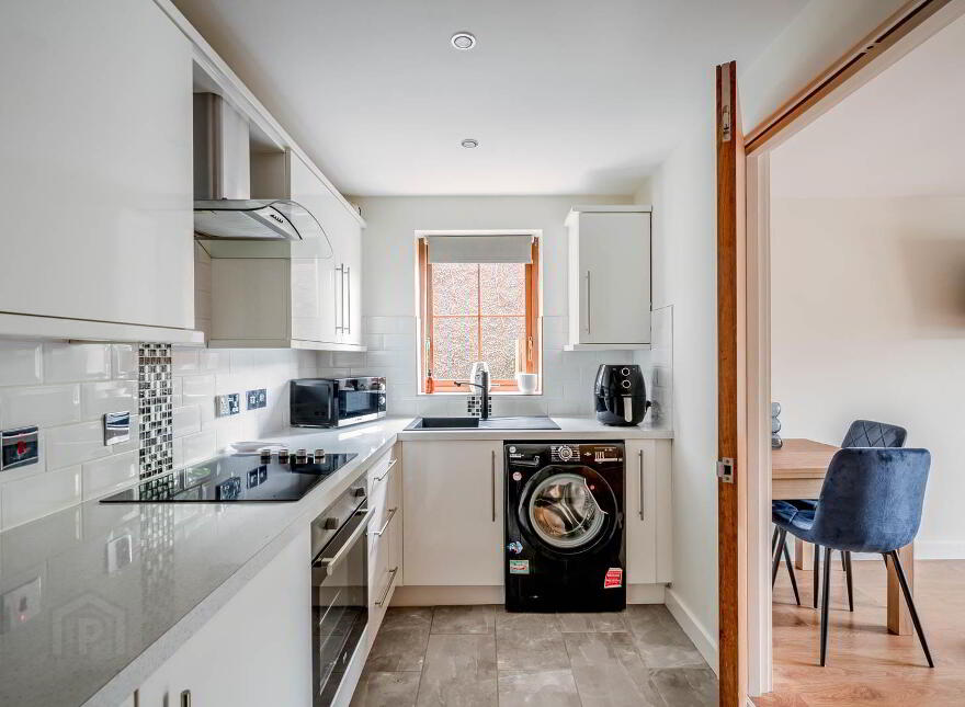 Flat 2, 244 Clandeboye Road, Bangor, BT19 1QB