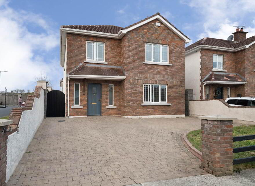 35 Percy French Place, Ballyjamesduff, A82X3V9 photo